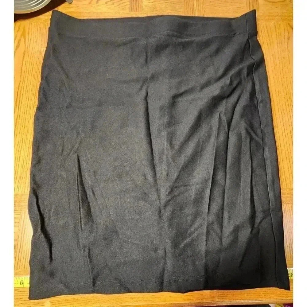 NWT TORRID BLACK PONTE PENCIL SKIRT PLUS SIZE 3